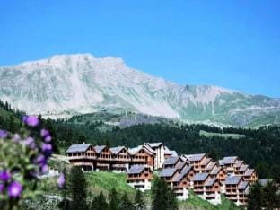 Apartment in Vars-les-Claux with Mountain Views Apartment in Provence-Alpes-Côte d'Azur