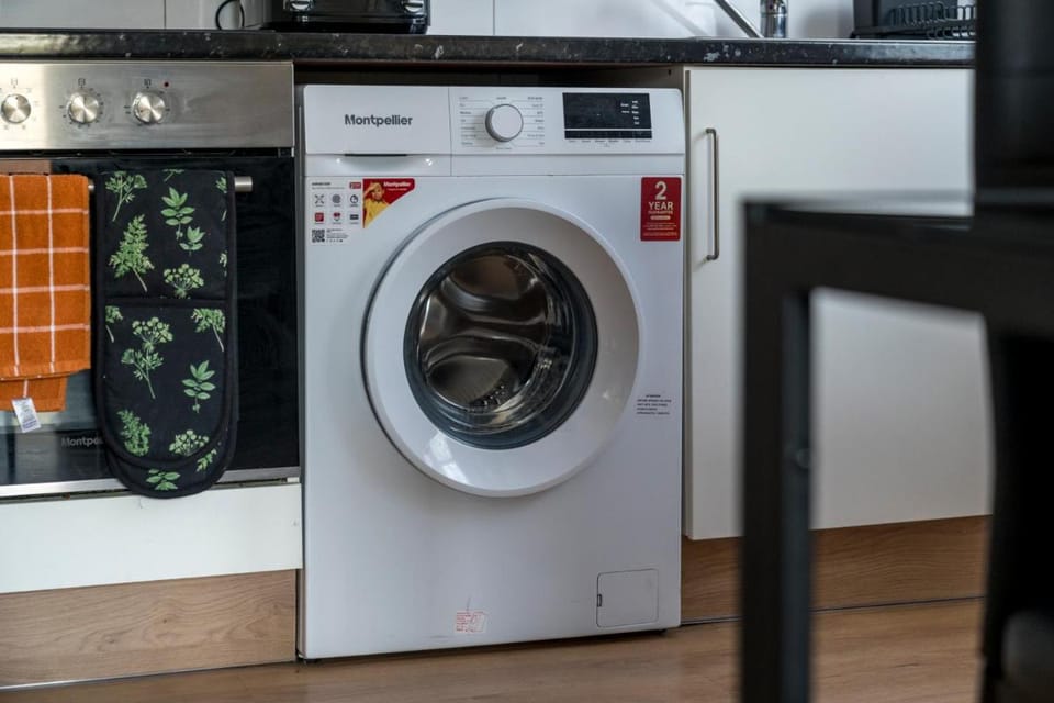 Family-Friendly 2BR | London N22 | Sleeps 6 Apartment in London