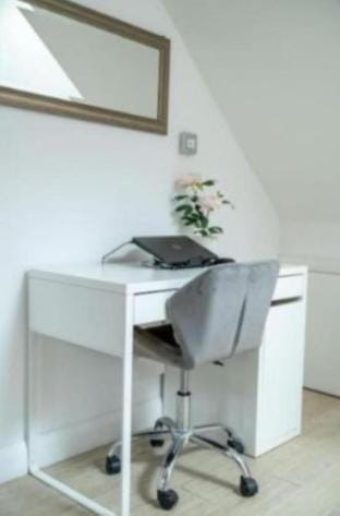 3BR Family Stay-Sleep 8-0.6 miles to Spurs Stadium Apartment in London