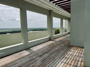 Ocean Luxe -Beachfront Apartment - Infinity Pool Apartment in Western Province