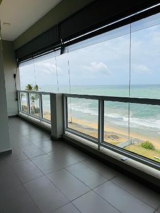 Ocean Luxe -Beachfront Apartment - Infinity Pool Apartment in Western Province
