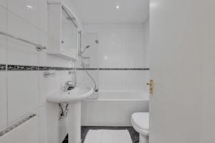 Stylish Mayfair One-Bedroom Retreat Apartment in City of Westminster