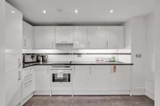 Boutique Mayfair One-Bedroom Suite Apartment in City of Westminster