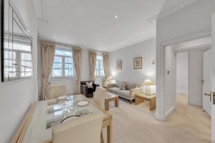 Executive One-Bedroom Mayfair Residence Apartment in City of Westminster