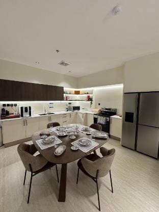 Luxiury Apartment with Sea-View Balcony & 98” TV Apartment in Al Khobar