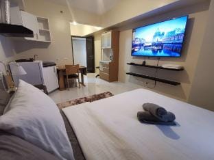 Avida Studio 10mb @15C 65"TV Apartment in Davao City