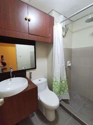 Avida Studio 10mb @15C 65"TV Apartment in Davao City