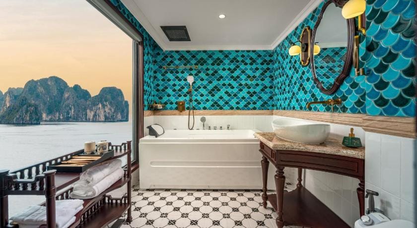 Lamour Cruise Hotel in Laos