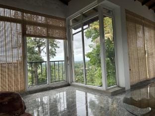 Breez Holiday Home Vacation rental in Gangawatakorale
