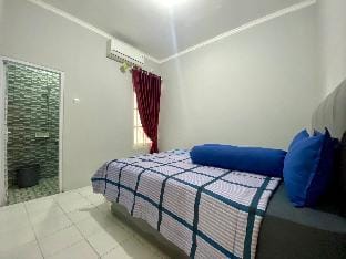 HomeStay Flamboyan 1 Vacation rental in Special Region of Yogyakarta