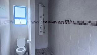 Specious Guesthouse In Bloem Vacation rental in South Africa