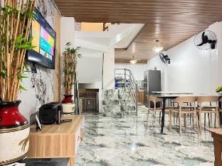 Up to 40 pax near Clark Speedway & Clark Airport Vacation rental in Angeles