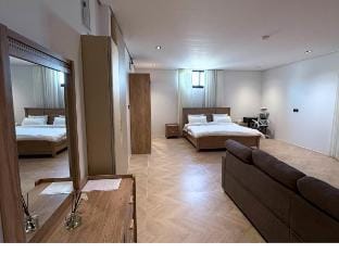 Spacious Modern Studio with TV, Kitchen & Desk Vacation rental in Riyadh
