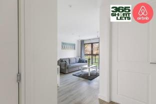 Entire House | Parking | Derby | Holiday Deals Vacation rental in Derby