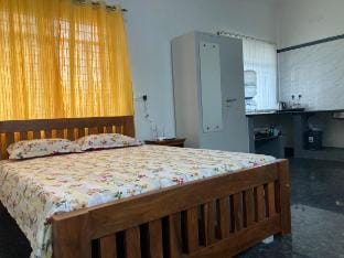 Functional one room studio! Vacation rental in Mysuru