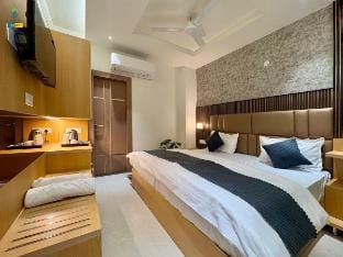 Deluxe Bedroom -Egardenstay - Somnath Palace Vacation rental in Varanasi