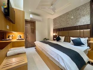 Egarden “Somnath Palace” – Cozy Deluxe Double Room Vacation rental in Varanasi
