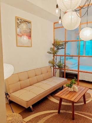 Wabi-Sabi: Spacious studio unit 3pax with sofa bed Vacation rental in Quezon City