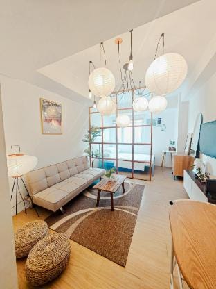 Wabi-Sabi: Spacious studio unit 3pax with sofa bed Vacation rental in Quezon City