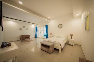 Casa Sopi - Art Villa 2BR Near Batu Belig Beach Vacation rental in North Kuta