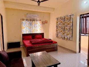 Studio 403 Fresh space with kitchen Vacation rental in India