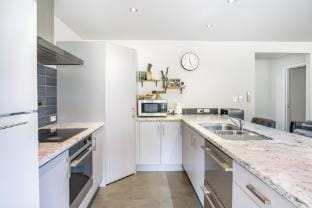 Riverside paradise with jetty & garden (4 bedroom) Vacation rental in Northland