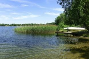 Cottage by Lake Dabrowa with Fishing Vacation rental in Masovian Voivodeship