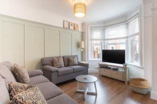 Stylish Caversham Town-House Free Parking & Garden Vacation rental in Reading