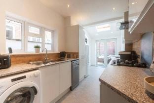 Stylish Caversham Town-House Free Parking & Garden Vacation rental in Reading