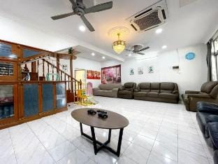 #SS SuperCorner 4Bedroom HomeStay 20PAX+ Event Use Vacation rental in Negeri Sembilan, Malaysia