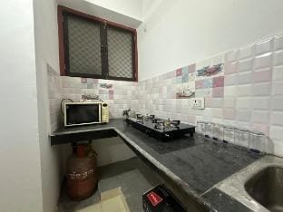 Premium 1BHK Suite • Hotel-Style Luxury Vacation rental in Lucknow