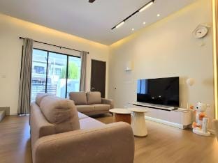 NEW 2 Storey Landed Terrace House Night Market Vacation rental in Brinchang