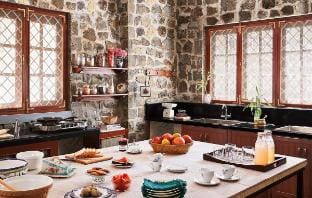 Stay Leisurely The Colonial Cottage , Lonavala Vacation rental in Lonavla