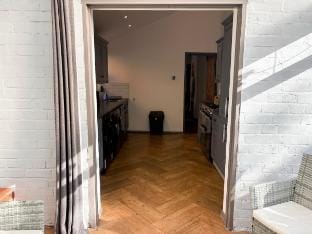 Queen’s Retreat: Chic 3-Bed, Sleeps 6, Parking x2 Vacation rental in Lincoln