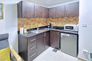 Cozy Studio with Balcony in JVC, Budget friendly Vacation rental in Dubai