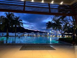 Staycation Pico de Loro Loft Penthouse unit Vacation rental in Nasugbu