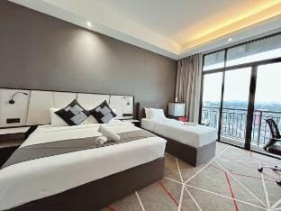 #214 KL City Triple Room @ KL Tower View Pool Vacation rental in Federal Territory of Kuala Lumpur