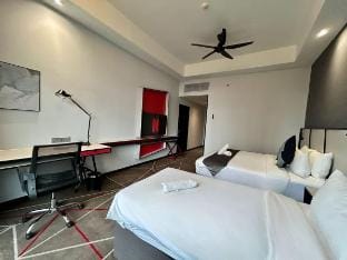 #214 KL City Triple Room @ KL Tower View Pool Vacation rental in Federal Territory of Kuala Lumpur