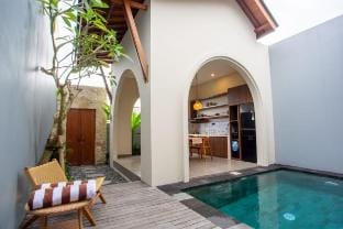 Teba Batu Bolong Villa,stay with comfort. Vacation rental in North Kuta