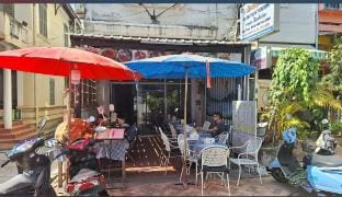 Room with private bathroom near Mekong Vacation rental in Vientiane