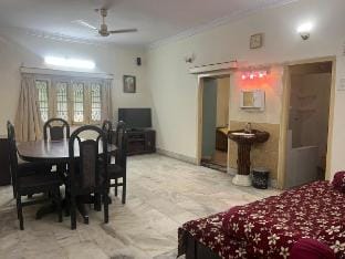 Spacious 3BR Home, Parking, Near Outlets & Shops Vacation rental in Hyderabad