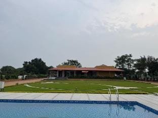 Luxury 4BR Pool Villa by Guildstone stays Farm Stay in Hyderabad