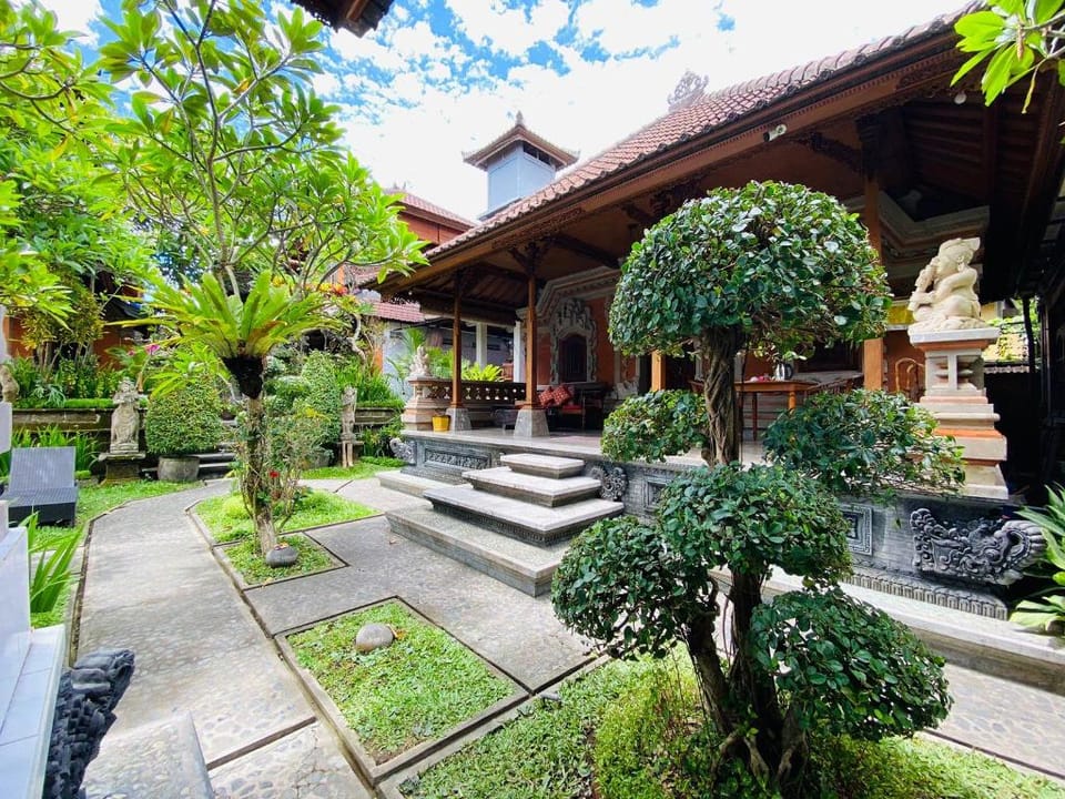 Aura Bisma Guesthouse Hotel in Ubud