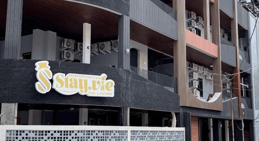 Men's Bhaskara Sari O'Six by Stayvie Coliving Hotel in Surabaya