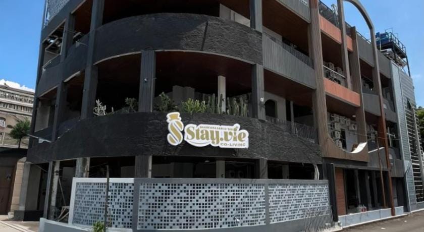 Men's Bhaskara Sari O'Six by Stayvie Coliving Hotel in Surabaya