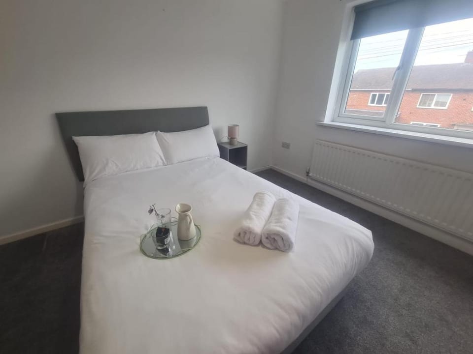Stylish 3 bed Bed and Breakfast in South Shields