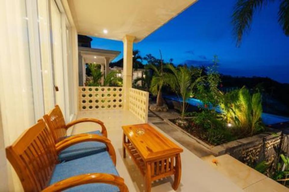 Kelingking Paradise Suites Villa Bed and Breakfast in Nusapenida