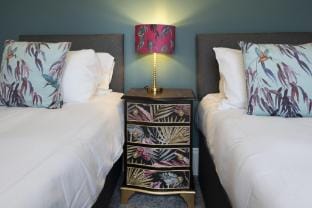 Central 5 Bedroom Home Close to Gloucester City Vacation rental in Gloucester
