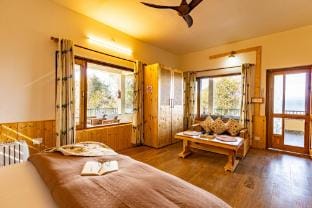 Oliver's Nest - 4BHK | Boutique Villa by Homeyhuts Vacation rental in Uttarakhand