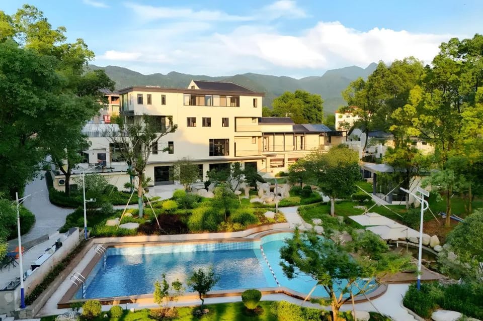 Floral Lux Hotel·Xuan Jing Ge Family Vacation Hotel Hotel in Zhejiang
